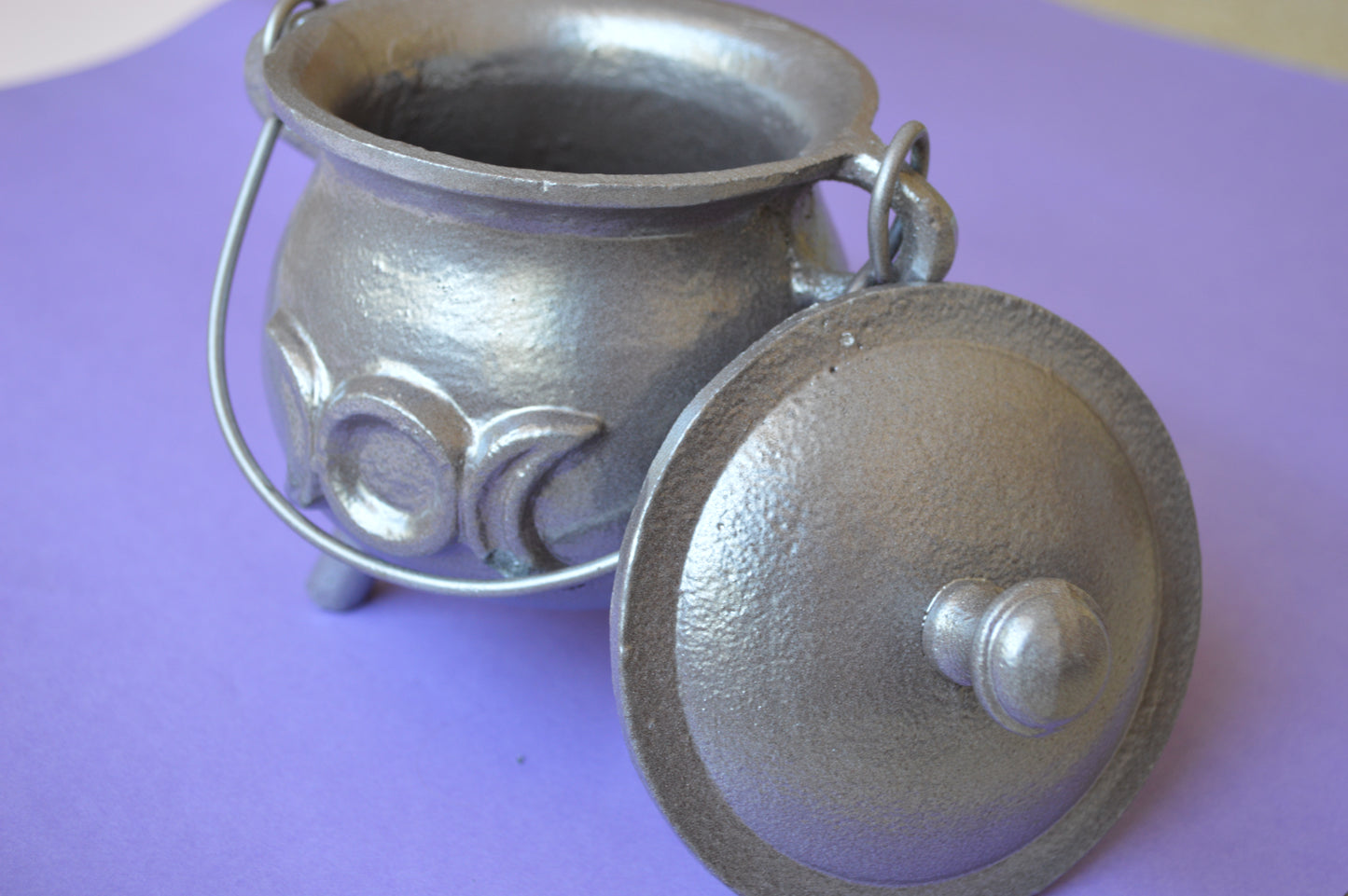 Kids cauldron with lid-silver