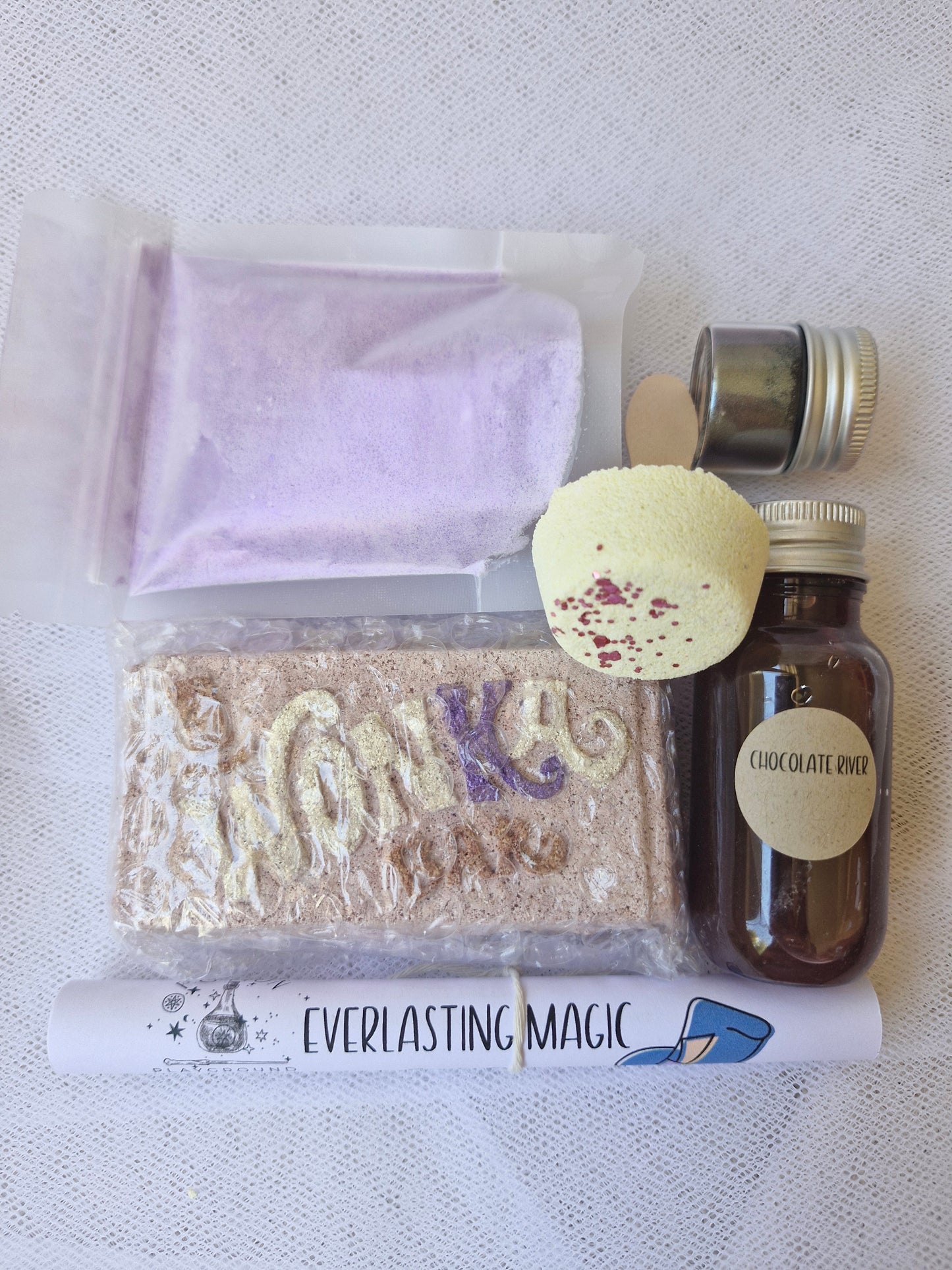 inside of childs wonka potion kit